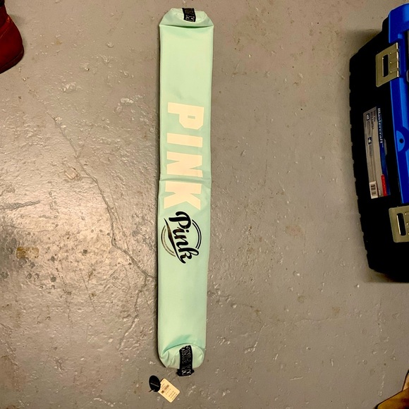 NWT PINK carrying cooler, strap over shoulders, fits about 8-10 cans, teal - Picture 1 of 5